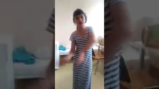 Танцует школьница смотреть онлайн
