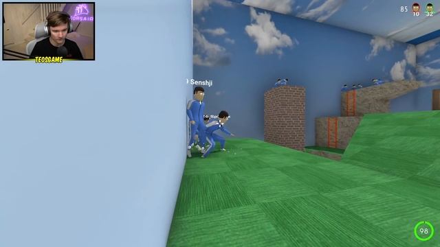 Teo plays Crab Game with chat смотреть онлайн