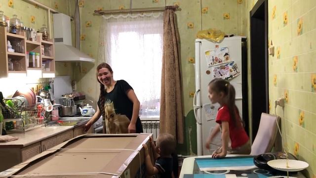 НАМ ПРИСЛАЛИ ОГРОМНУЮ ПОСЫЛКУ НА 50 КГ! ПОДАРОК ОТ ПОДПИСЧИКОВ! НЕУЖЕЛИ ТАКОЕ БЫВАЕТ? смотреть онлайн