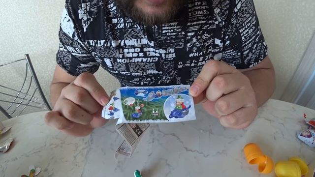 ОТКРЫТИЕ НОВОГОДНИХ КИНДЕР СЮРПРИЗОВ Kinder Surprise Christmas смотреть онлайн