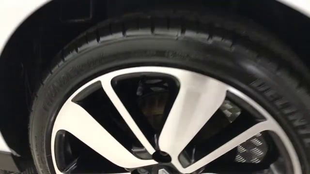 RENAULT CLIO 1.5 dCi 90 Dynamique S MediaNav Energy 5dr Video Walkaround смотреть онлайн