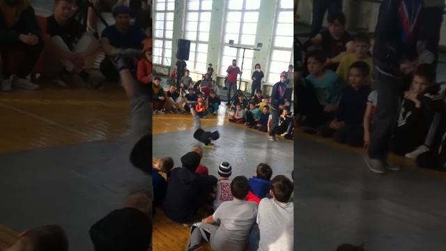 Брейк-данс. Golden Shoes Party 2013. Казань смотреть онлайн