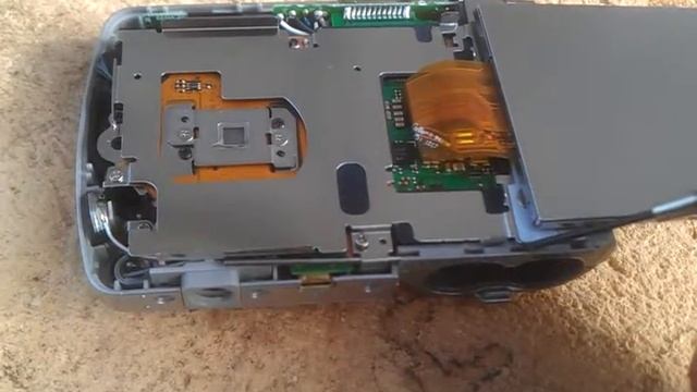 Замена КРЫШКИ аккумуляторного блока SANYO 122 смотреть онлайн