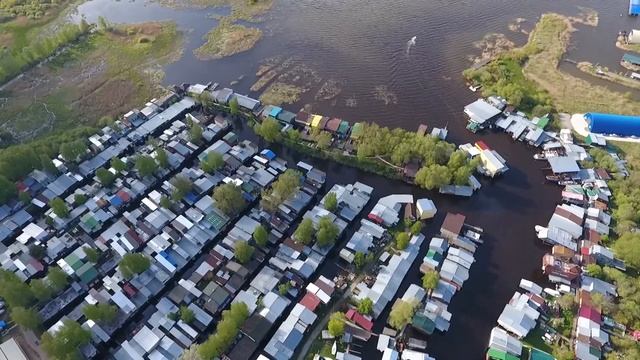 На катере в Завидово (ВМК "Глобус") смотреть онлайн
