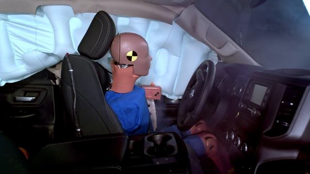 2019 Ram 1500 Quad Cab side IIHS crash test смотреть онлайн