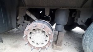 Замена резины и тормозных колодок на п/прицепе шмитц своими руками.