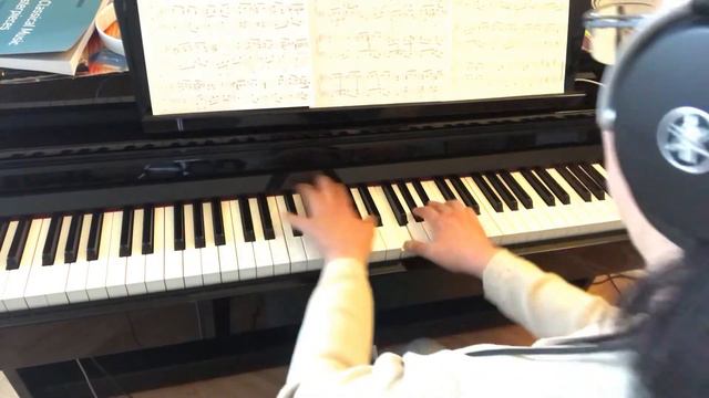 Tango Op165 No2 Albeniz 1890. Yamaha CSP170 Clavinova смотреть онлайн