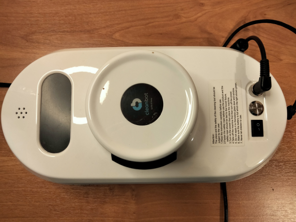 РОБОТ МОЙЩИК ОКОН "CleanBot"