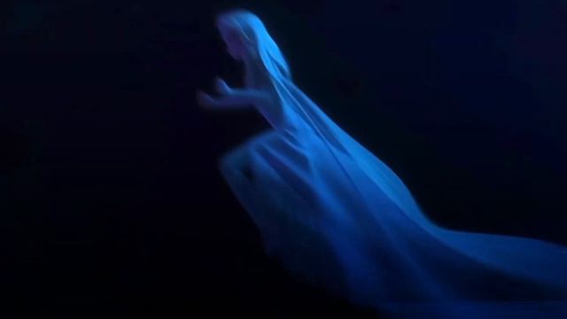 dive down deep into her sound, but not too far or you'll be drowned - iduna смотреть онлайн
