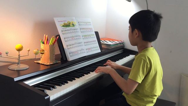 The Glow Worm Alfred's basic piano library recital book level 4 смотреть онлайн