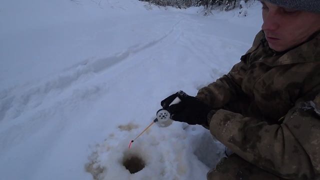 ОТЛИЧНАЯ РЫБАЛКА НА ХАРИУСА 2021-2022. НОЧЕВКА В ЗИМОВЬЕ.