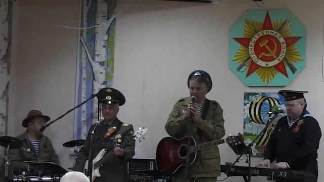 Дембеля 80х - Бьется в тесной печурке огонь смотреть онлайн