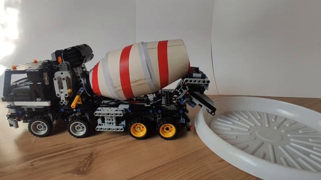 LEGO 42112 Cement Mixer - paper and PF mod смотреть онлайн