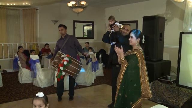 Minder Singing at Armaan's Lohri Party.mp4 смотреть онлайн