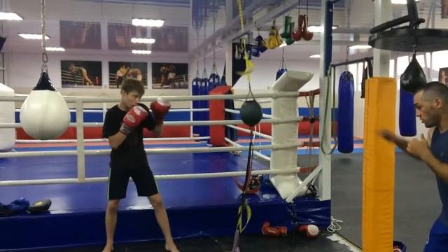Тренировка на грушах Руслана Тозлиян с Головлевым Тимуром (Елец) смотреть онлайн