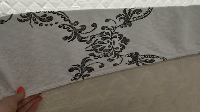 Обзор натяжного наматрасника топер на резинке по кругу.