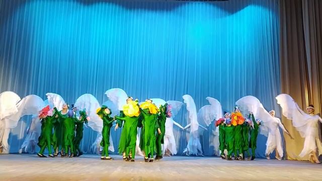 Танец -Радуга над Харьковом ! Ансамбль -Джерельце , Солнцеворот ,Ассоль. смотреть онлайн