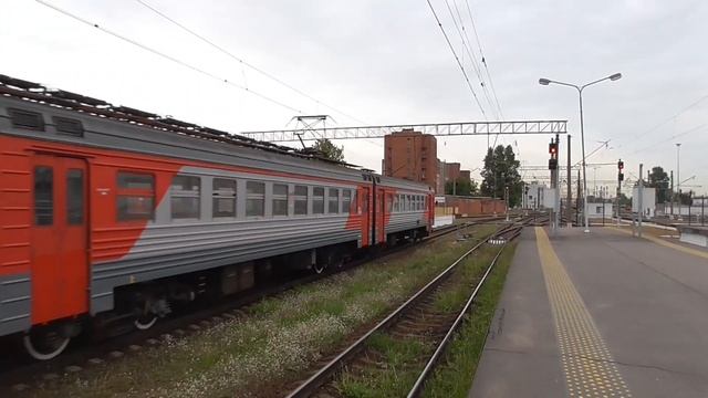 Отправление электропоезда ЭТ2 - 015 резервом на манёврах с Балтийского вокзала смотреть онлайн