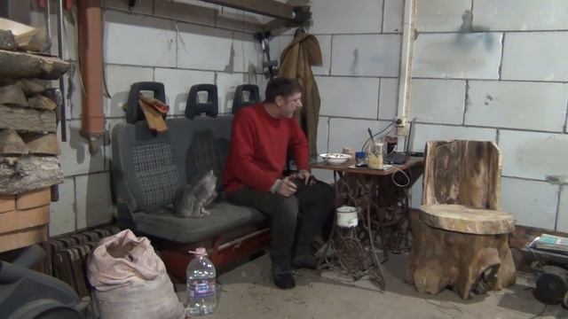 ЖИЗНЬ В ГАРАЖЕ - РАБОТАЮ НОЧЬЮ смотреть онлайн