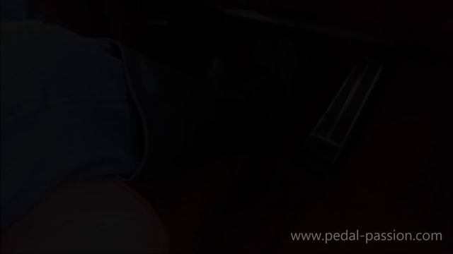 Pedal Pumping And Cranking With Savannah (Rough Morning Commute) смотреть онлайн