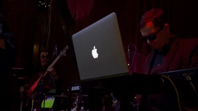 Love Is A Lie (Beth Hart cover) – Мария Верхолаз & Jazz Reflection – 18.10.22 – 16 Тонн Арбат. смотреть онлайн