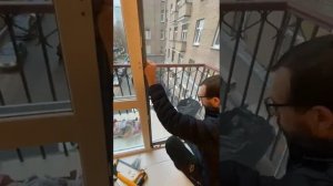 Антимоскитная сетка на балконную дверь ?
