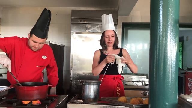 Как приготовить жареное мороженое — в гостях у MERYAN HOTEL 5*, Турция смотреть онлайн