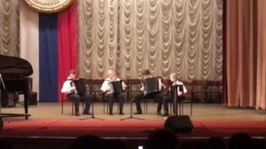 На поле танки грохотали