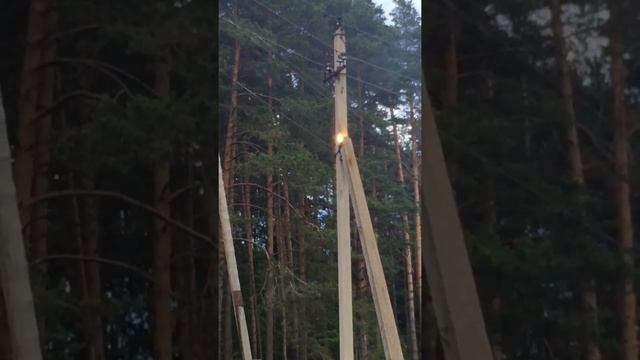 Искрит на столбе смотреть онлайн