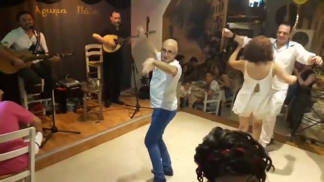Танец министра внутренних дел Франции смотреть онлайн