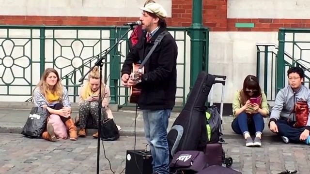 Mad World performed by Rob Falsini in Covent Garden. смотреть онлайн