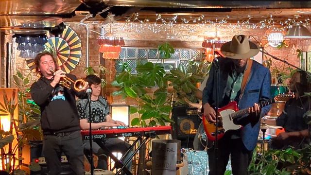 How It's Done Fingerstyle Guitar Blues 606 by The Humboldt Jungle Chicago Blues Jam 040423 ProAudio смотреть онлайн