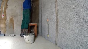 АРМИРУЮ штукатурку из ПОЛИСТИРОЛБЕТОНА - начало
