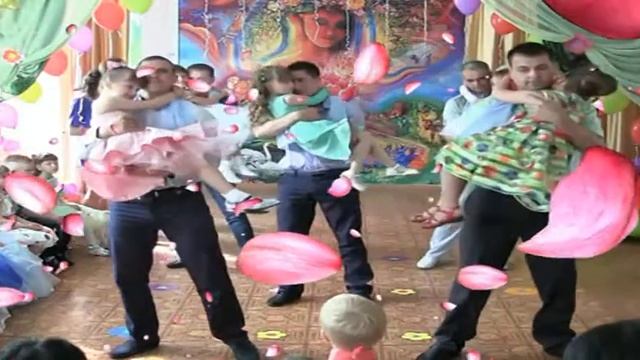 Танец с папами смотреть онлайн
