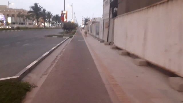 BURJ AL ARAB ride with my "SURPLUS" Cannondale Hooligan... смотреть онлайн