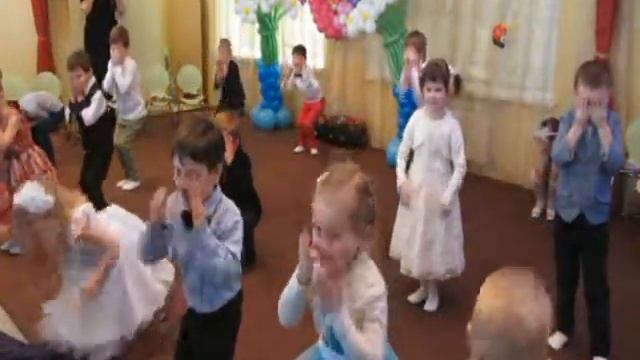 Сад "ЭйдоС". Весна 2016. Средняя группа. По синему морю смотреть онлайн
