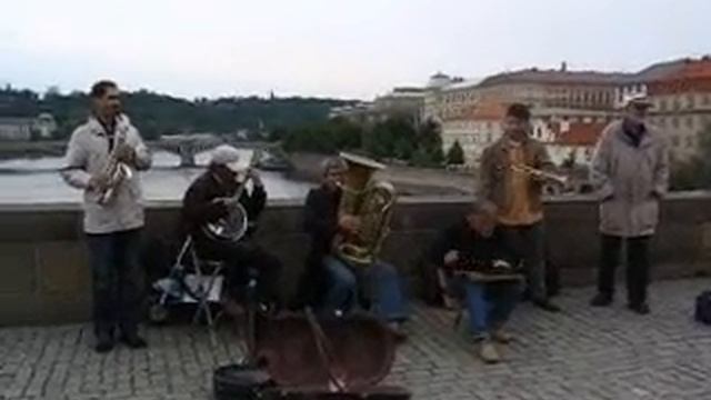 Джазз в центре Прахи смотреть онлайн