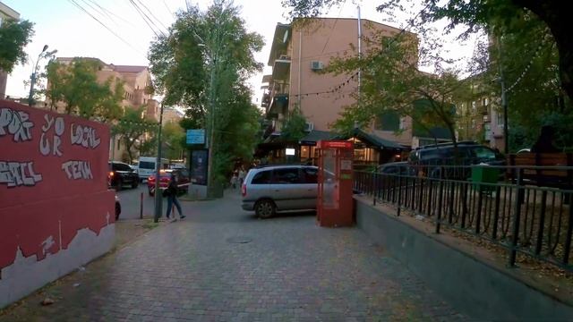 Walking Tour, Saryan Street, Yerevan, Armenia. 4K 60fps смотреть онлайн