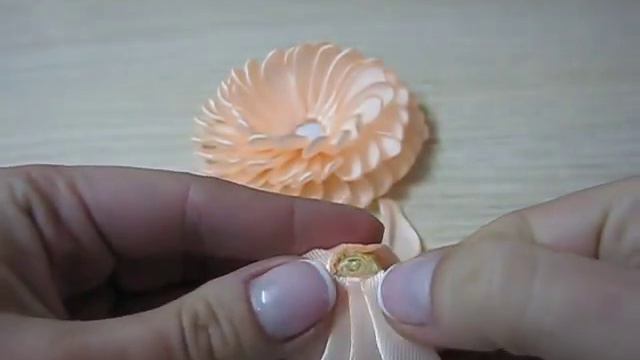 Веняний обруч з хризантемами канзаши. Весенний ободок с хризантемами. Spring headband kanzashi смотреть онлайн