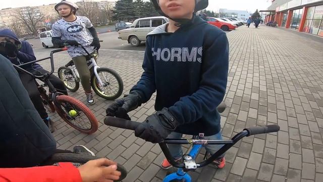 КРУТЫЕ Родители Поняли НАМЕК Сына и Подарили ЕМУ Мечту За... смотреть онлайн