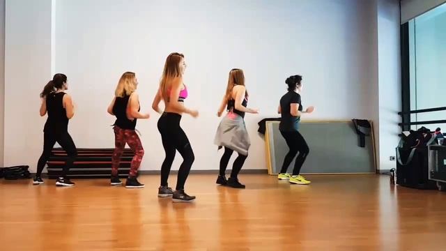 Zumba - Despacito & Luis Fonsi смотреть онлайн