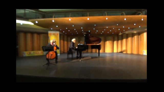 September (R. Strauss/arr. V. Derevianko) смотреть онлайн