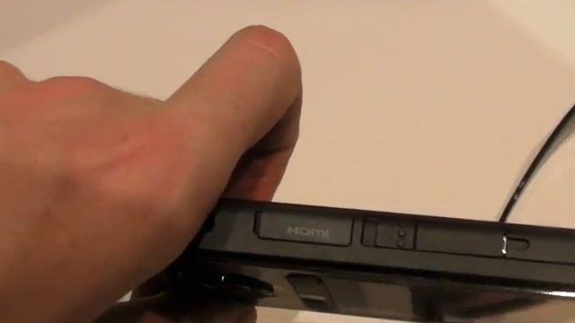 CES 2011 - Sony's 3D Bloggie camcorder смотреть онлайн