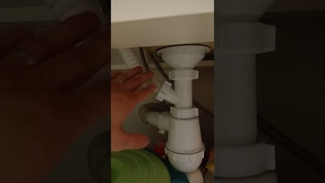 Запах из перелива раковины. смотреть онлайн