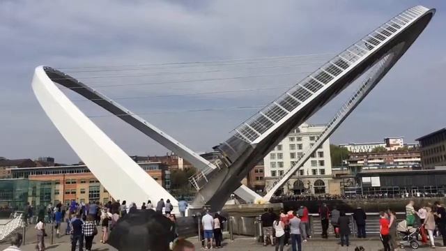 Millennium Bridge Newcastle Timelapse