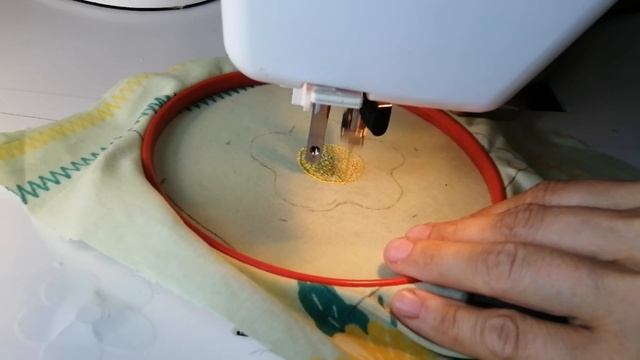 МАШИННАЯ ВЫШИВКА С НУЛЯ.УРОК 1.Настройка швейной машины,простая вышивка для изделия.Способы практик смотреть онлайн