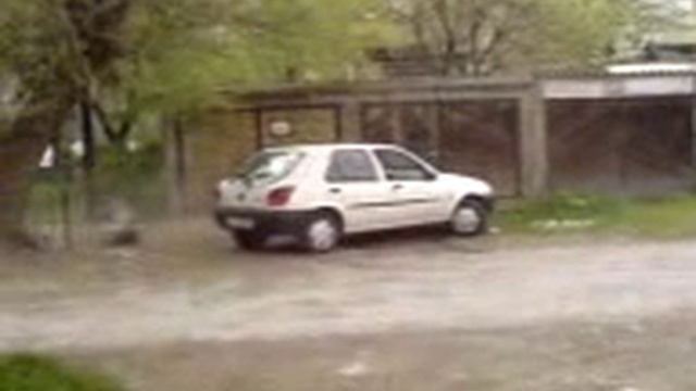 Ford Fiesta Mk4 Hand brake turn смотреть онлайн