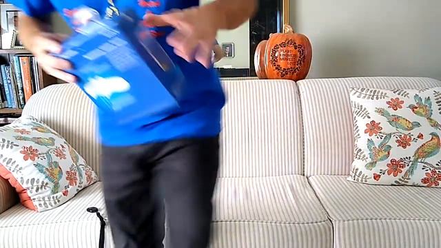 COLD AS ICE! Glacier White Dualshock 4 PS4 wireless controller unboxing & 1st impressions! смотреть онлайн