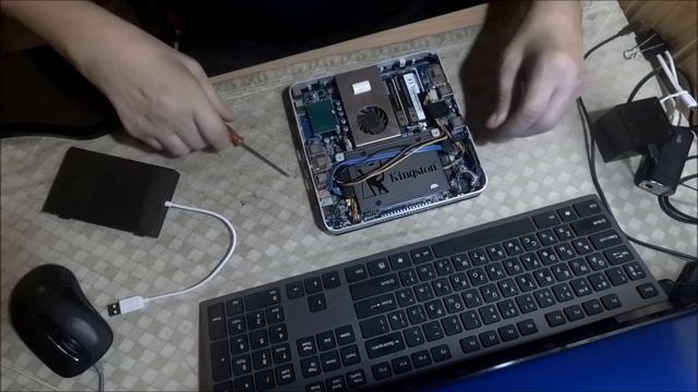 Замена жесткого диска на неттопе 3Q Shell смотреть онлайн