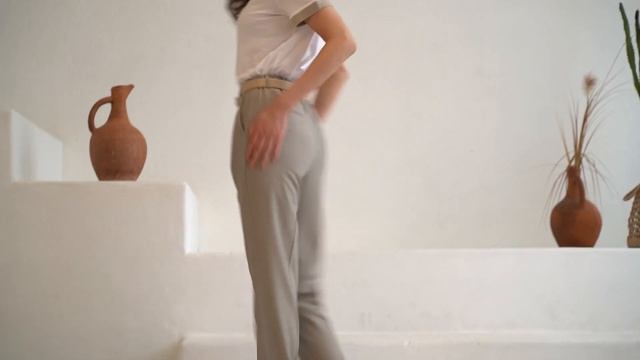 Брюки летние укороченные зауженные с защипами и манжетами VOZENTO, лен, 5536 смотреть онлайн